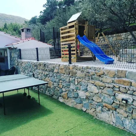 Carica Omis Holiday home
